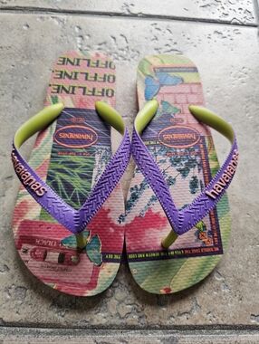 Havaianas Colorful Printed Flip Flops with Purple Straps